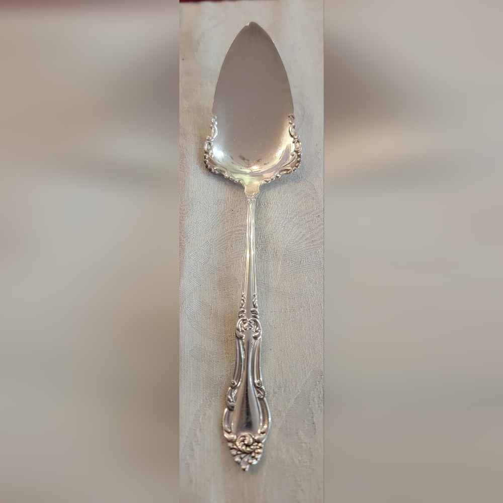 Vintage Roger Bros Solid Pie/Cake 9"  Server Silverplate
